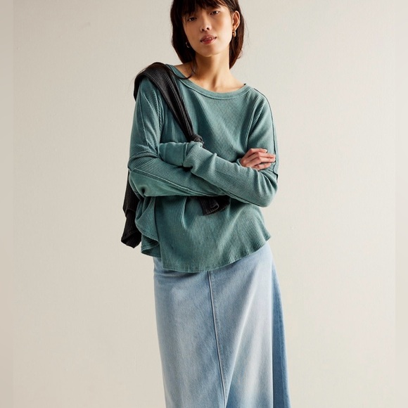 FREE PEOPLE WE THE FREE MICROPHONE DROP THERMAL TOP SIZE LARGE NWOT - Picture 3 of 5